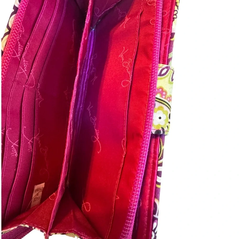 Vera Bradley Wallet Billfold Pink Multi Space Paisley Turn Lock Zip Around - Picture 4 of 4